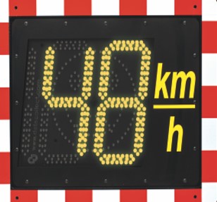 Geschwindigkeitsanzeigetafel