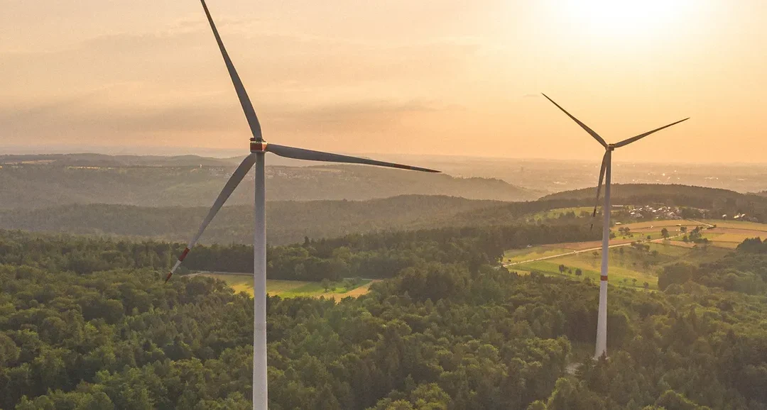 Windpark Goldenboden-Winterbach bei Sonnenuntergang